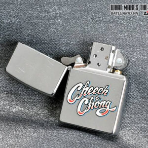Zippo 28475 – Zippo Cheech and Chong White and Red Street Chrome 1