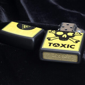 Zippo 28310 - ZippoToxic Skull and Crossbones Black Matte 1