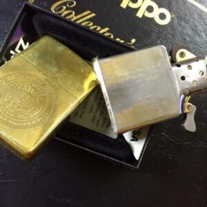 Zippo 1989 – Solid Brass Chủ đề Logo Quốc Huy HAWAII 2