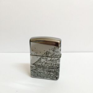 Zippo 167.TBXG01 - Zippo 167 Khắc Thuận Buồm Xuôi Gió 01 14 Zippo 167.TBXG01 – Zippo 167 Khắc Thuận Buồm Xuôi Gió 01 9