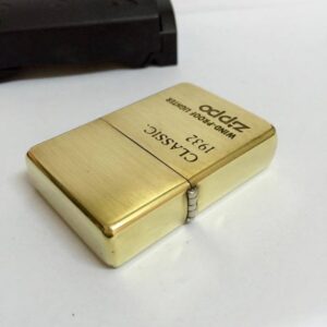 Zippo brass 1986 CLASSIC 1932 ( 2 la mã ) 12 Zippo brass 1986 CLASSIC 1932 ( 2 la mã ) - Ảnh 5