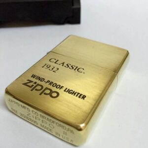 Zippo brass 1986 CLASSIC 1932 ( 2 la mã ) 13 Zippo brass 1986 CLASSIC 1932 ( 2 la mã ) - Ảnh 6