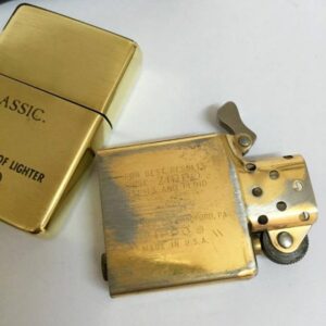 Zippo brass 1986 CLASSIC 1932 ( 2 la mã ) 14 Zippo brass 1986 CLASSIC 1932 ( 2 la mã ) - Ảnh 7