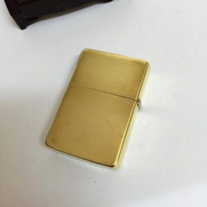 Zippo brass 1986 CLASSIC 1932 ( 2 la mã ) 15 Zippo brass 1986 CLASSIC 1932 ( 2 la mã ) - Ảnh 8