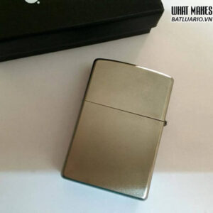 Zippo 24479 – Zippo Scorpion Swarovski Satin Chrome 4