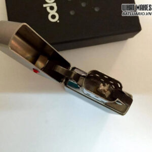 Zippo 24479 – Zippo Scorpion Swarovski Satin Chrome 2