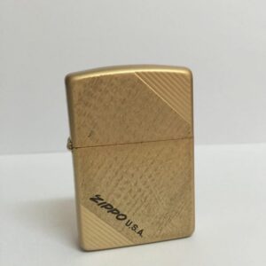 Zippo 1989 – chữ xéo đít lồi mạ vàng – Chặt góc lớn 2