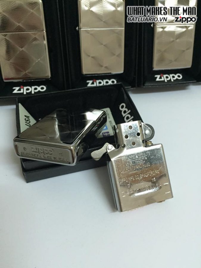 Zippo 28951 – Zippo Deco Diamond Patterns High Polish Chrome