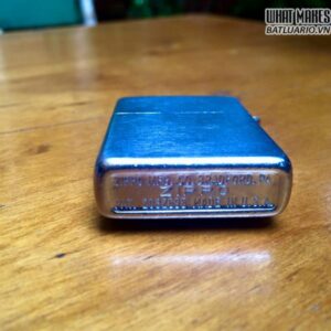 Zippo 1947-1949 Vỏ đồng mạ chrome - bản lề 3 chấu - ruột nikel 9 Zippo 1947-1949 Vỏ đồng mạ chrome – bản lề 3 chấu – ruột nikel 2