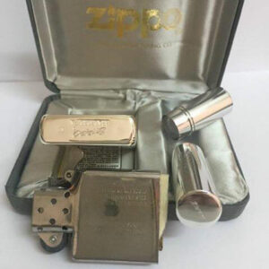 Zippo 1991 lacke bạc - La Mã chữ xéo đáy lồi VII 7 Zippo 1991 lacke bạc – La Mã chữ xéo đáy lồi VII 4