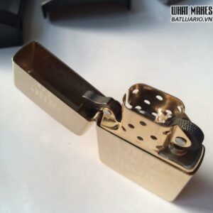Zippo Marlboro nền vàng bụi 4 Zippo Marlboro nền vàng bụi 1