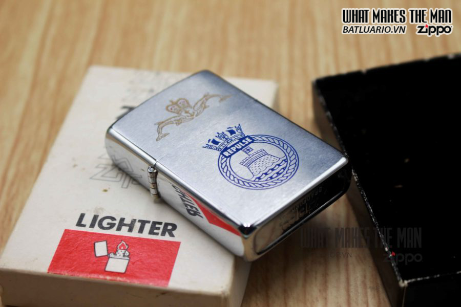 ZIPPO XƯA 1980 – TÀU NGẦM TUẦN DƯƠNG – REPULSE 2 ZIPPO XƯA 1980 – TÀU NGẦM TUẦN DƯƠNG – REPULSE 2