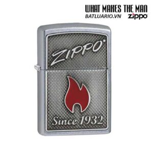 Bật-Lửa-Zippo-29650-Zippo-Since-1932-Emblem-Street-Chrome
