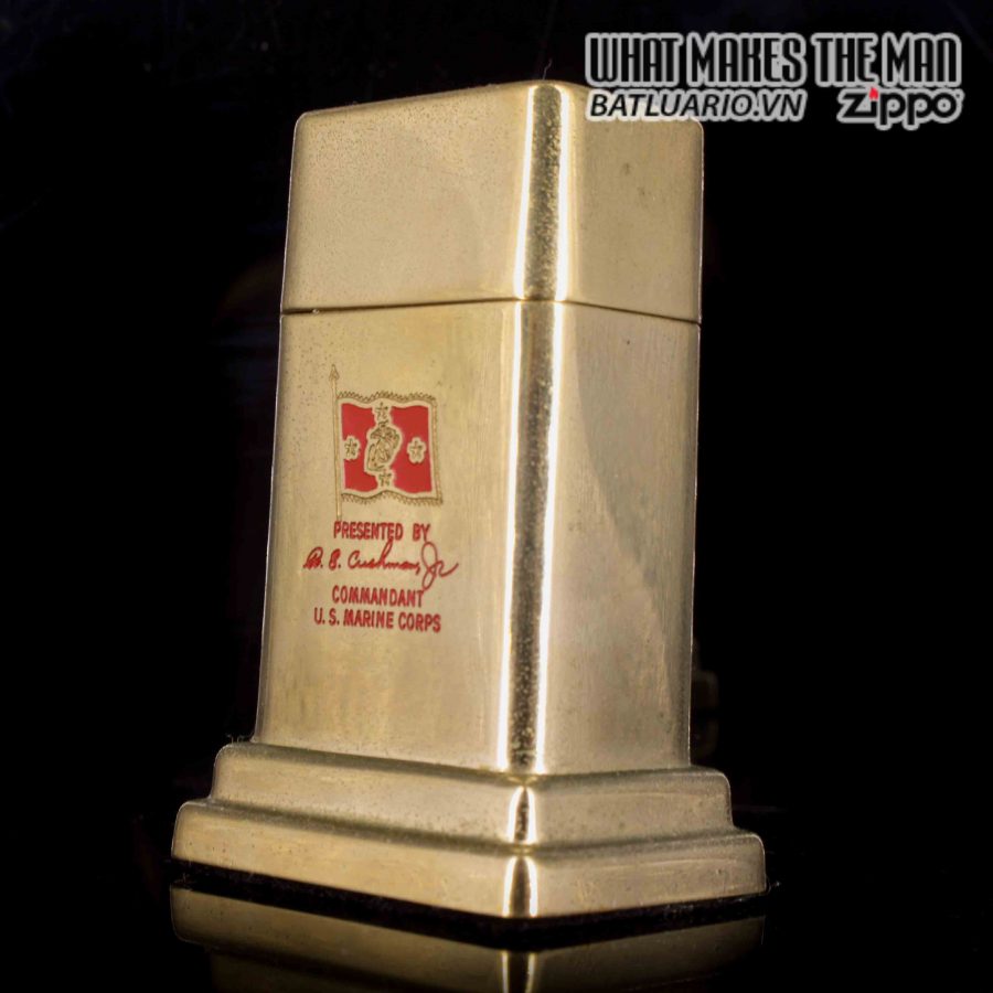 HIẾM – ZIPPO TABLE #4 – PRESENTED BY COMMANDANT US MARINE CORPS – GOLD PLATE 1 HIẾM – ZIPPO TABLE #4 – PRESENTED BY COMMANDANT US MARINE CORPS – GOLD PLATE 1