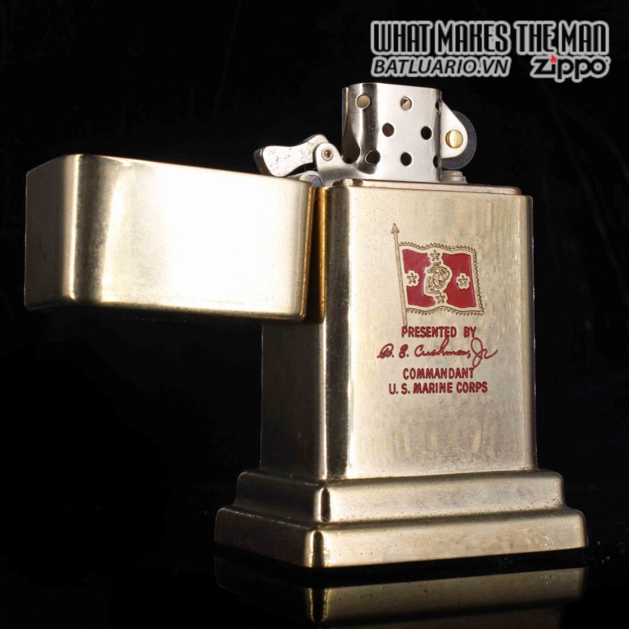 HIẾM – ZIPPO TABLE #4 – PRESENTED BY COMMANDANT US MARINE CORPS – GOLD PLATE 7 HIẾM – ZIPPO TABLE #4 – PRESENTED BY COMMANDANT US MARINE CORPS – GOLD PLATE 7
