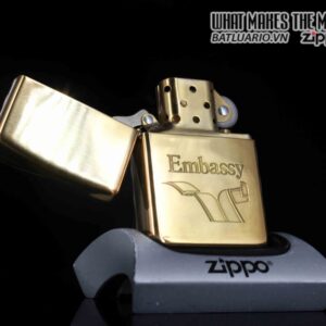 ZIPPO LA MÃ 1998 – EMBASSY – ĐỒNG NGUYÊN KHỐI 1
