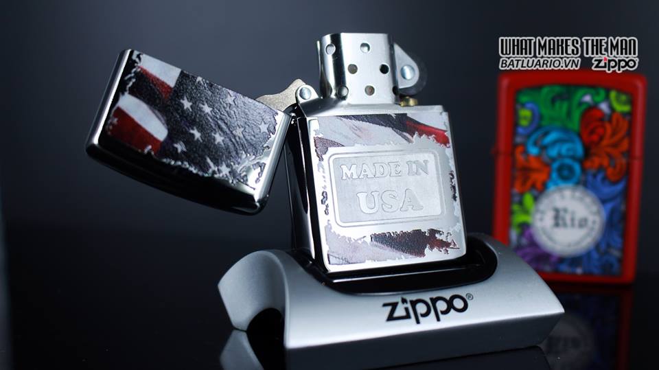 Zippo 29679 - Zippo Made in USA with Flag High Polish Chrome 10