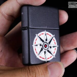 ZIPPO LA MÃ 1996 – MARLBORO COMPASS