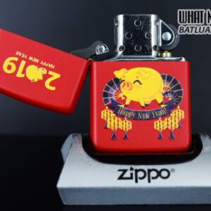 Alternative view of ZIPPO HAPPY NEW YEAR HEO VÀNG 2019