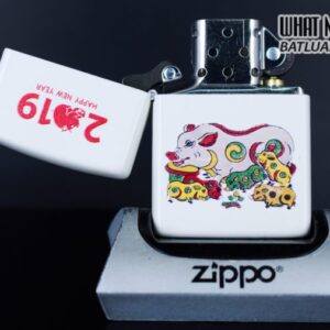 ZIPPO TRANH ĐÔNG HỒ LỢN ĐÀN 2019 - Ảnh 2