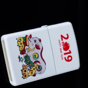 ZIPPO TRANH ĐÔNG HỒ LỢN ĐÀN 2019 - Ảnh 3