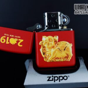 Alternative view of ZIPPO LỢN VÀNG 2019