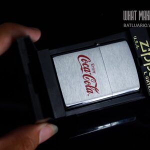 Alternative view of ZIPPO 2002 - COCACOLA