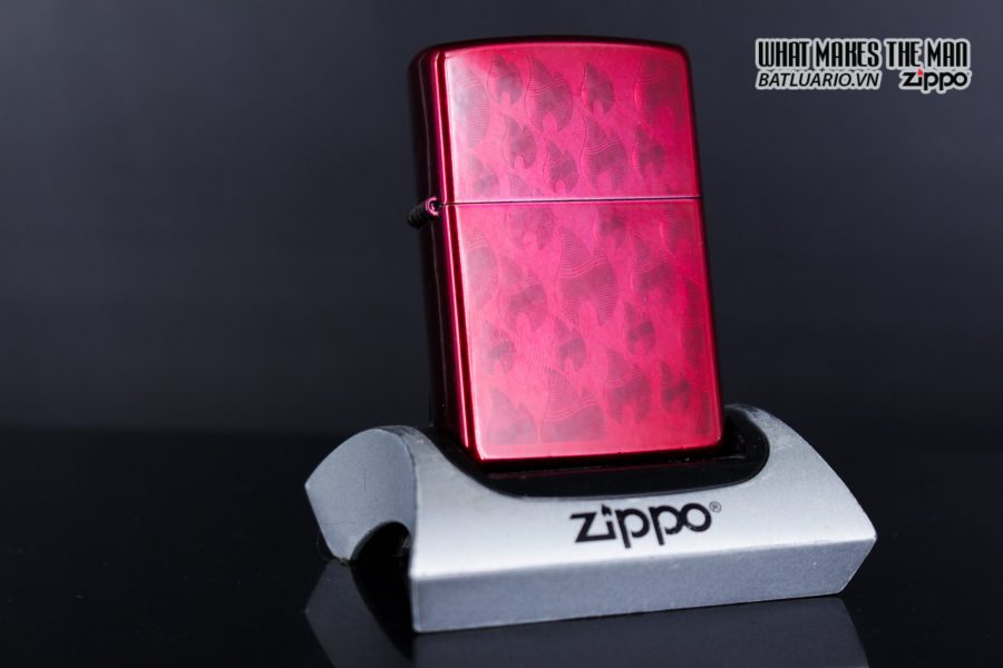 Zippo 29824 – Zippo Iced Zippo Flame Design Candy Apple Red 6