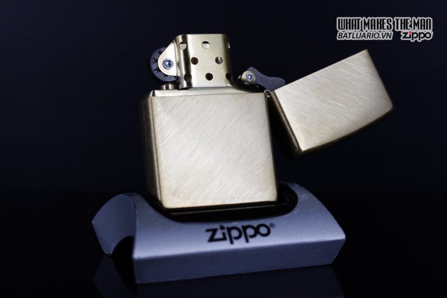 Zippo 29830 – Zippo Regular Herringbone Sweep Brass 13
