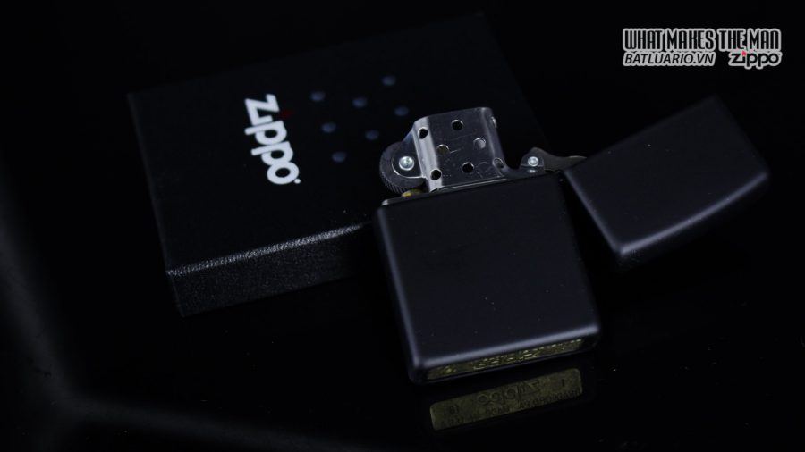 Zippo 29840 – Zippo Dragon Ace Design Black Matte 3