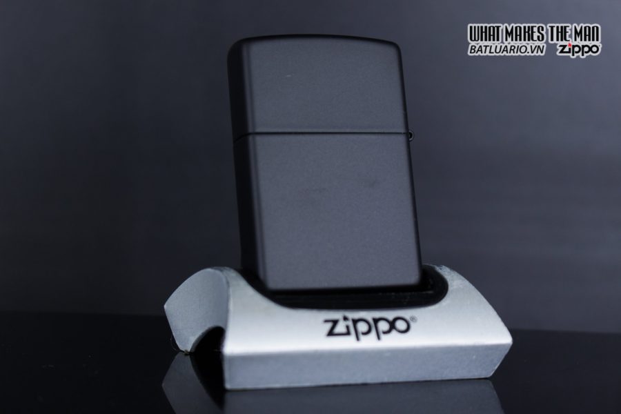 Zippo 29840 – Zippo Dragon Ace Design Black Matte 7