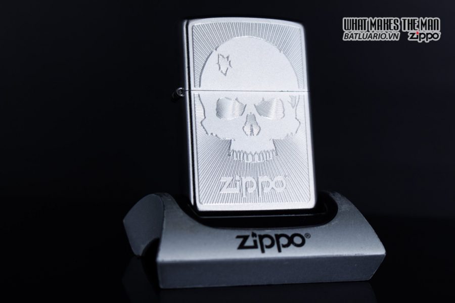 Zippo 29858 – Zippo Skull with Lines Satin Chrome 8