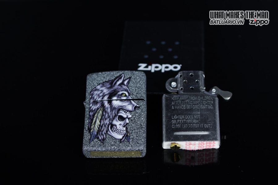 Zippo 29863 – Zippo Wolf Skull Feather Design Iron Stone 12