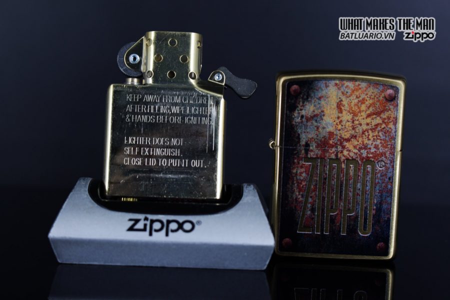 Zippo 29879 – Zippo Rusty Plate Design Brushed Brass 12