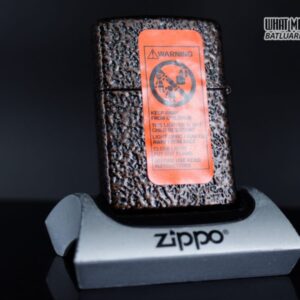 Alternative view of ZIPPO 2004 – XUẤT NHẬT – SƠN GIẢ GÕ BÚA