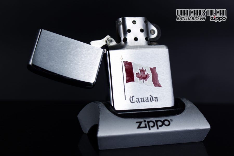 ZIPPO CANADA 1970S - CANADA FLAG