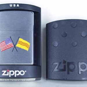 Alternative view of ZIPPO 2003 - AMERICAN & VIETNAM FLAG
