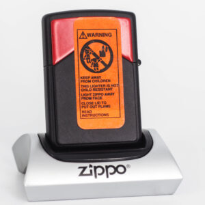 Alternative view of ZIPPO LA MÃ 1994 – MARLBORO BLACK & RED