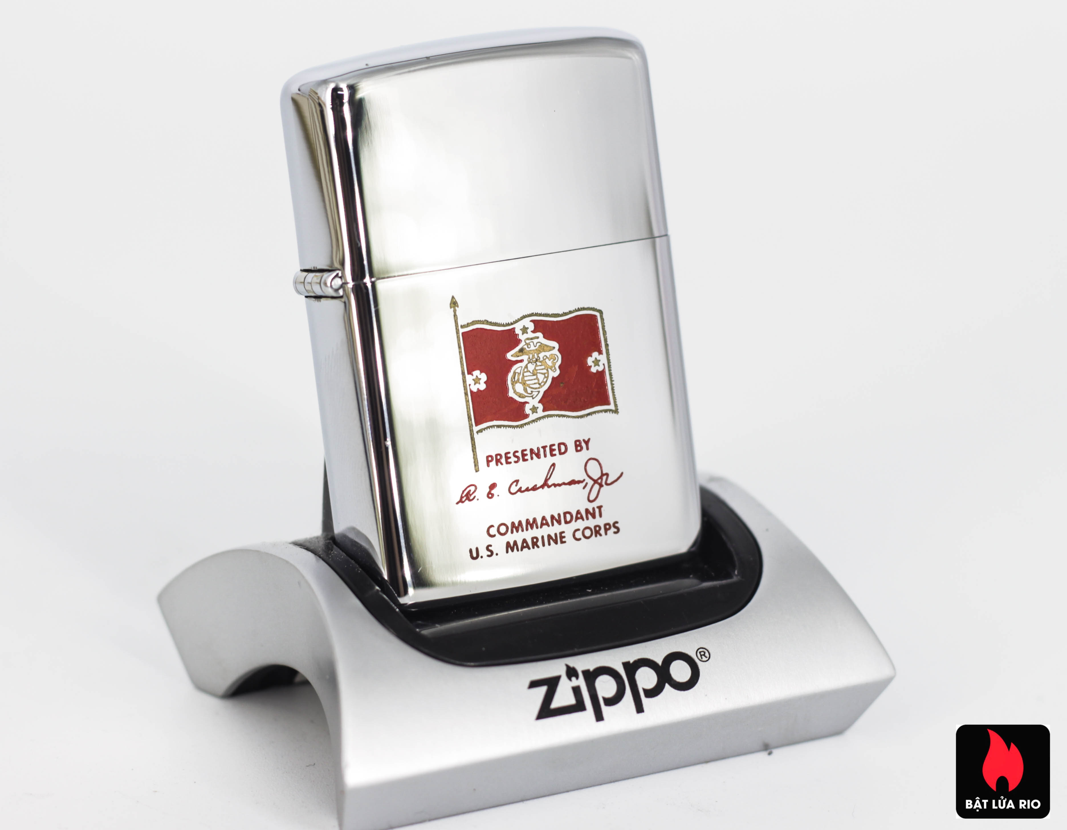 ZIPPO XƯA 1971 – PRESENTED BY COMMANDANT US MARINE CORPS