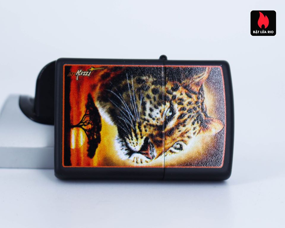 Zippo 49068 – Zippo Mazzi African Leopard Black Matte 4