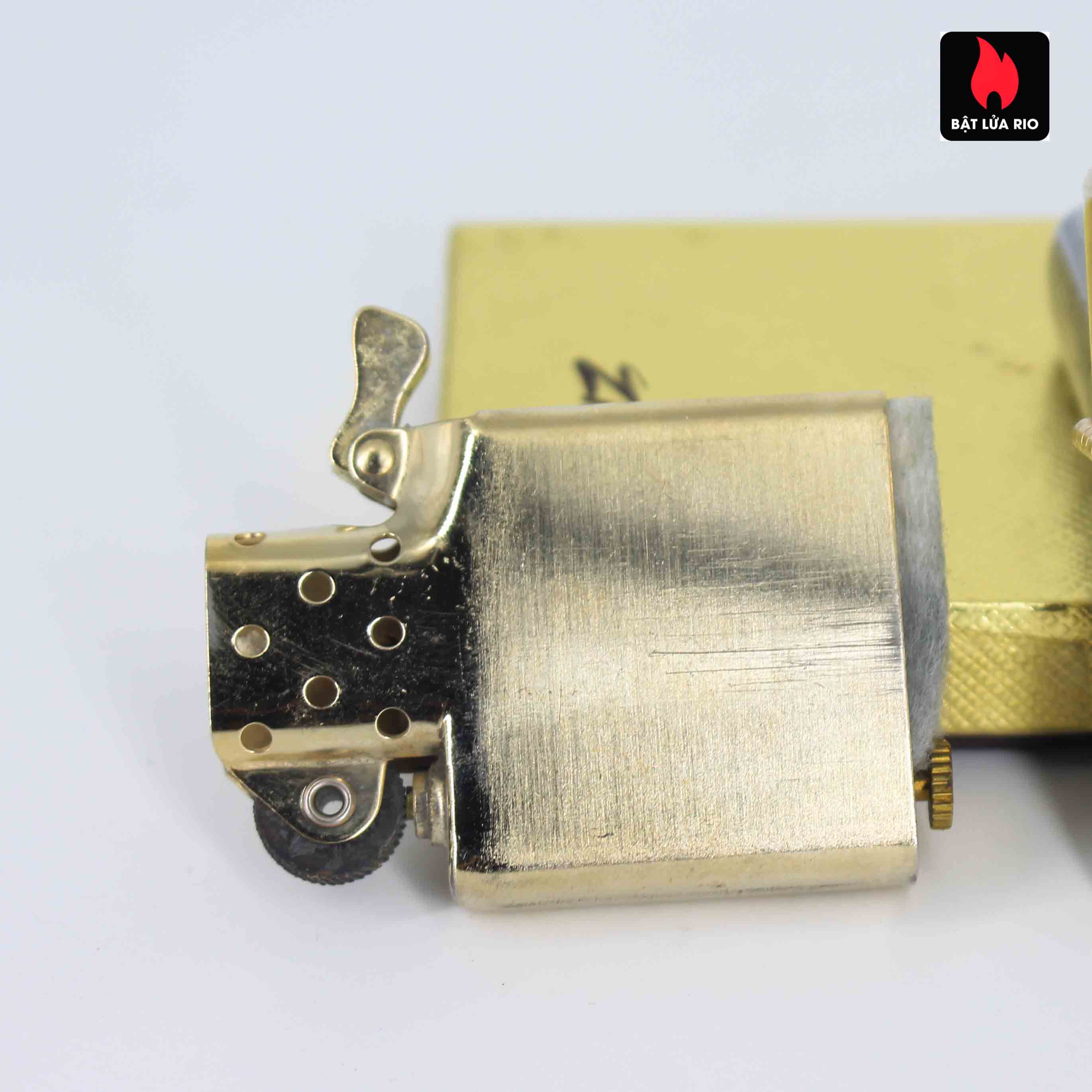 Zippo 1960s – 10K Gold Filled – Bọc Vàng 10K – Hoa Văn Sang Trọng 36 Zippo 1960s – 10K Gold Filled – Bọc Vàng 10K – Hoa Văn Sang Trọng 11
