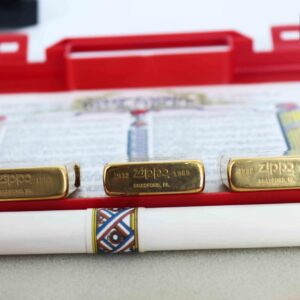 Zippo Set 1932 - 1989 - Soyons Linis Nous Serons Invincibles 1789 - 1989 2