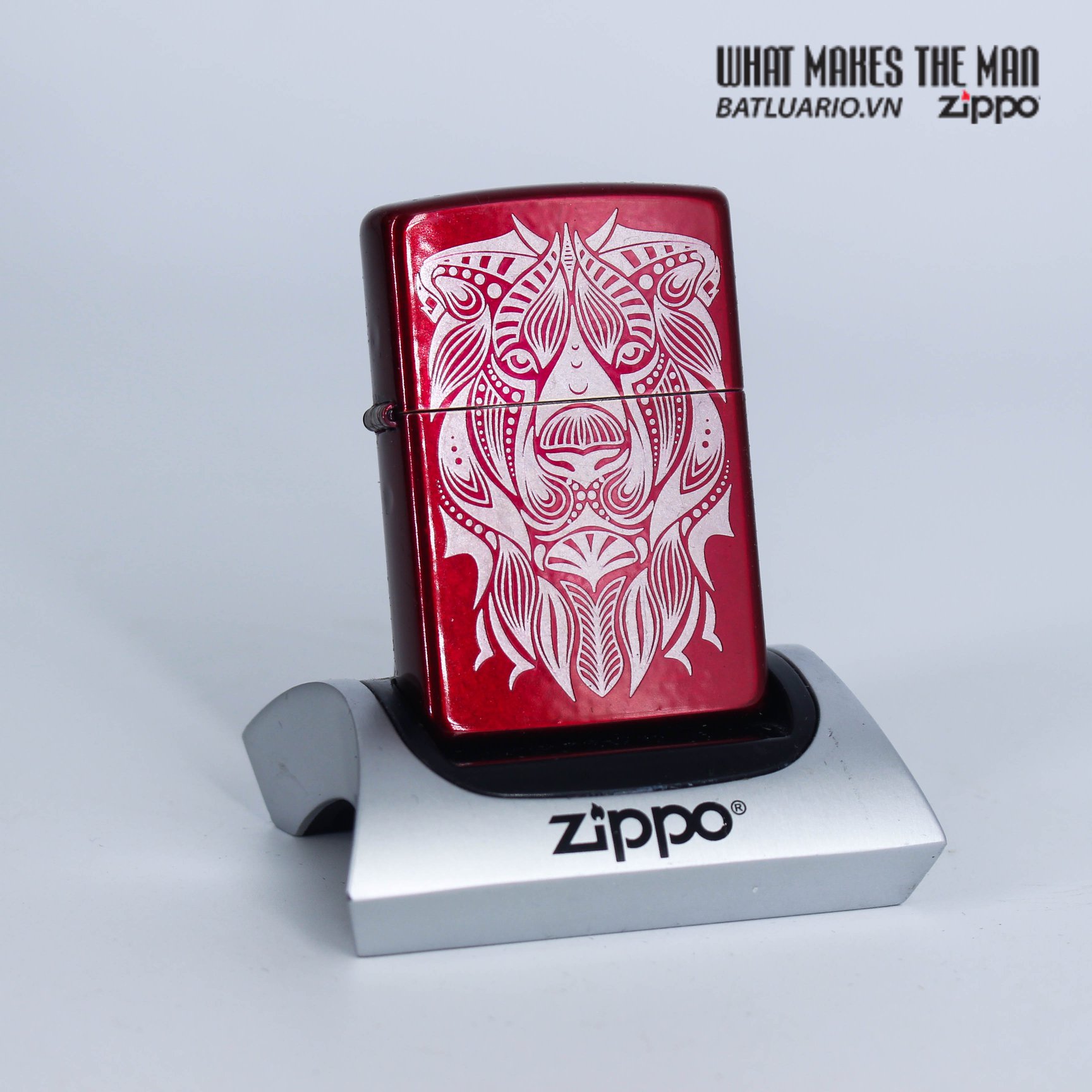 Zippo 49109 - Zippo Lion Tattoo Design Candy Apple Red 1