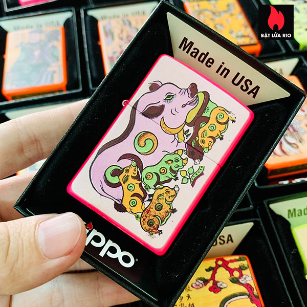 Zippo 28886 In Màu Tranh Dân Gian Đông Hồ – Đàn Lợn Âm Dương