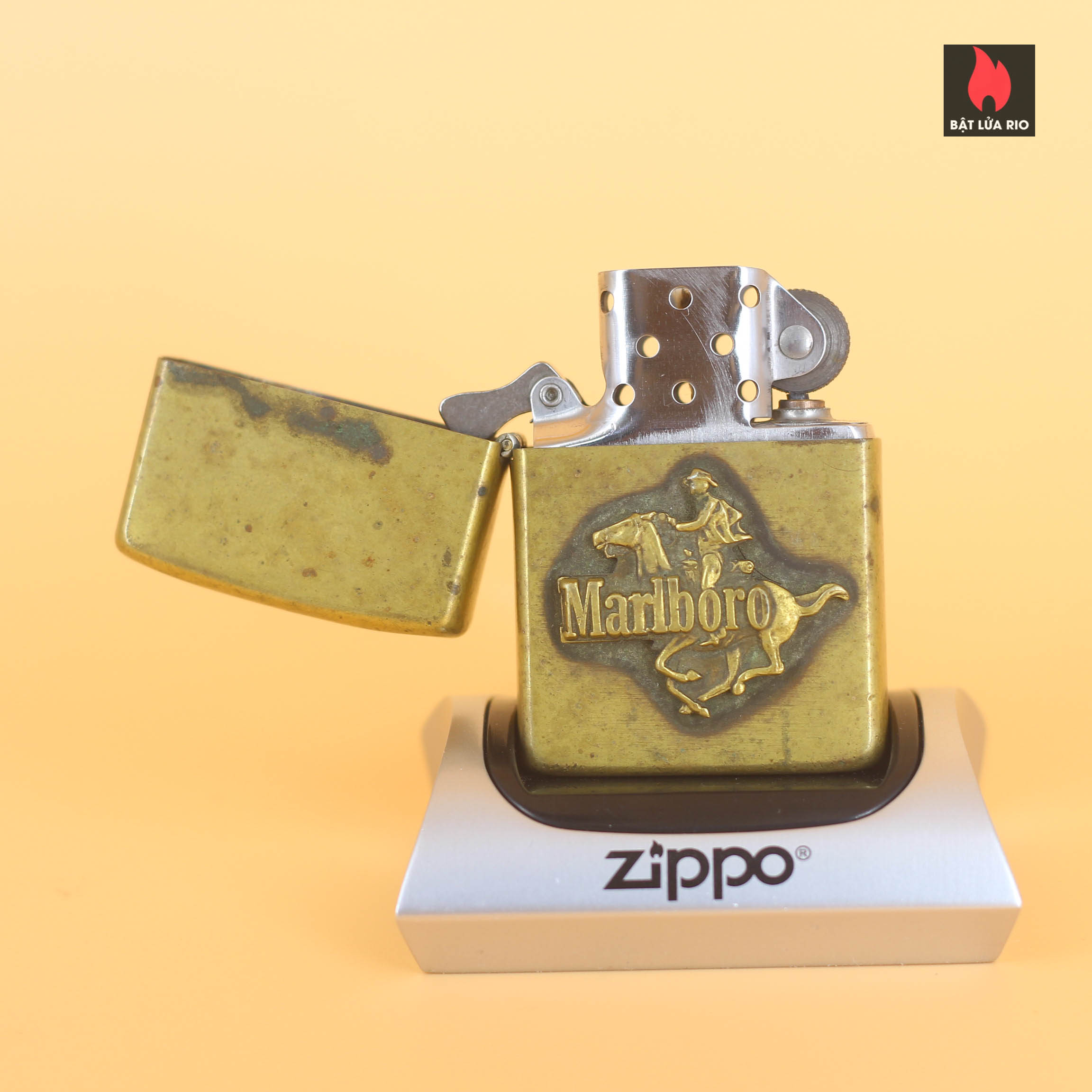 Zippo 1982 - Zippo Marlboro Running HorseMan 1982 - Solid Brass 18