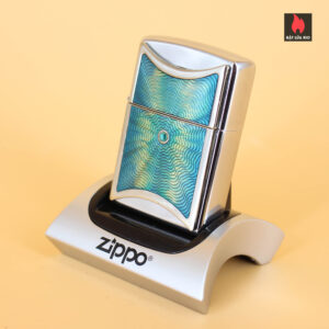 Zippo 2005 – Splash Emblem 1