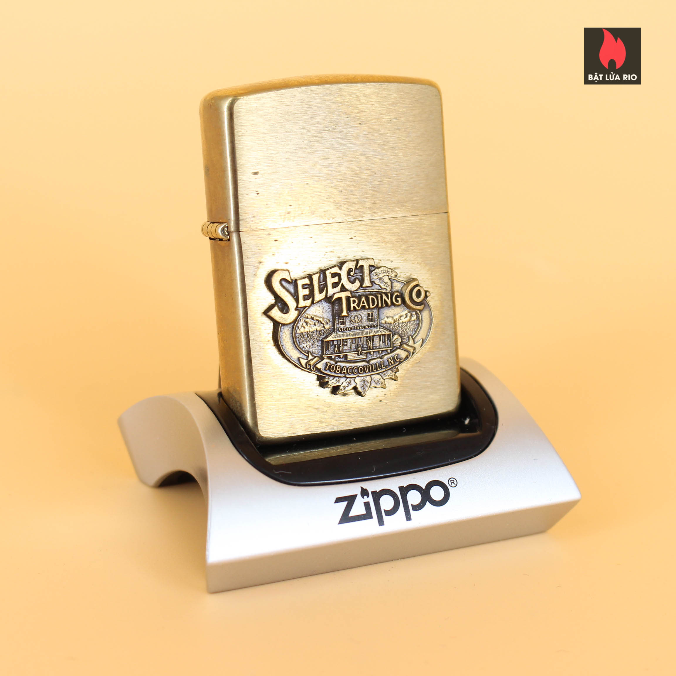 Zippo La Mã 1994 – Brushed Brass – Select Trading