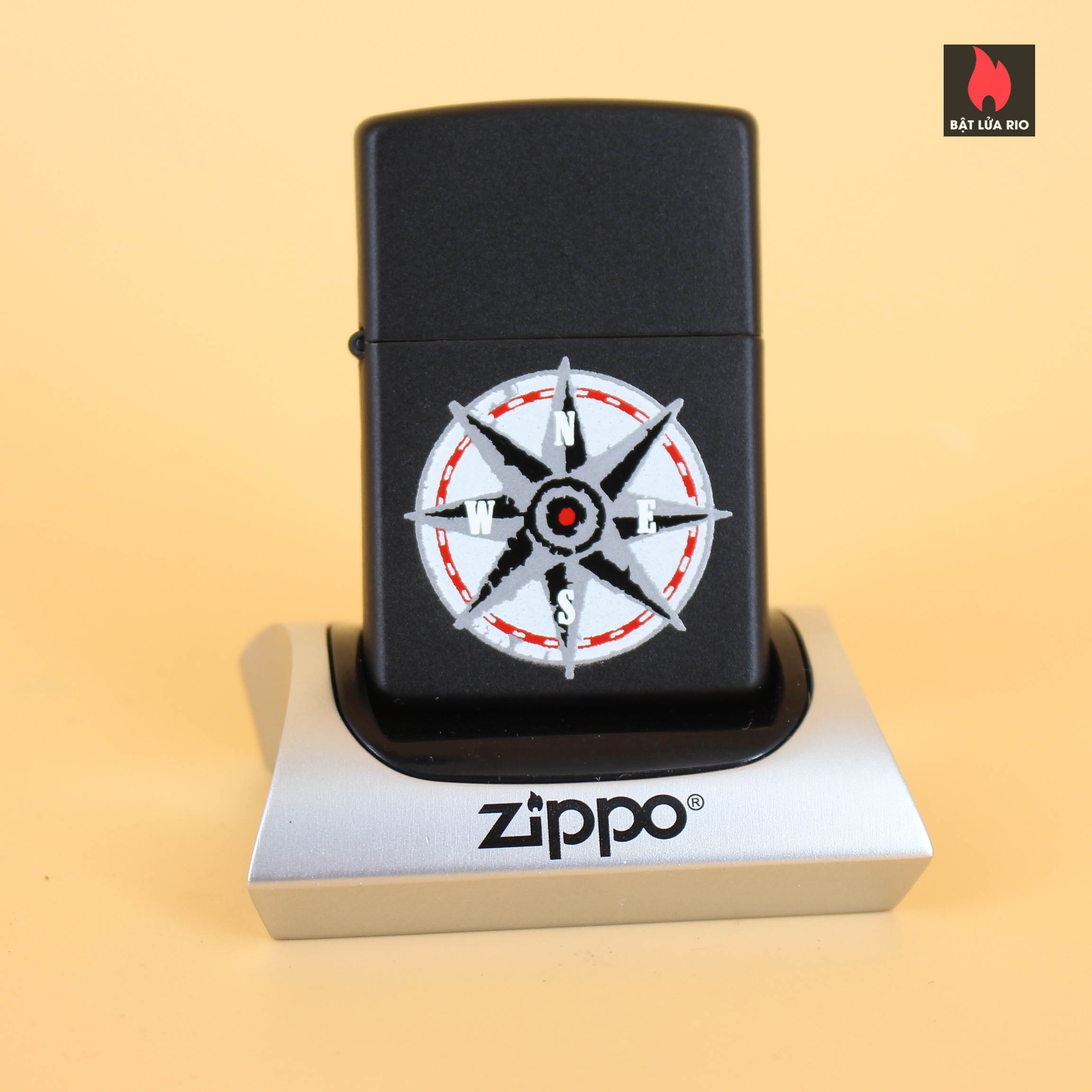 Zippo La Mã 1997 – Black Matte – Marlboro Compass 3