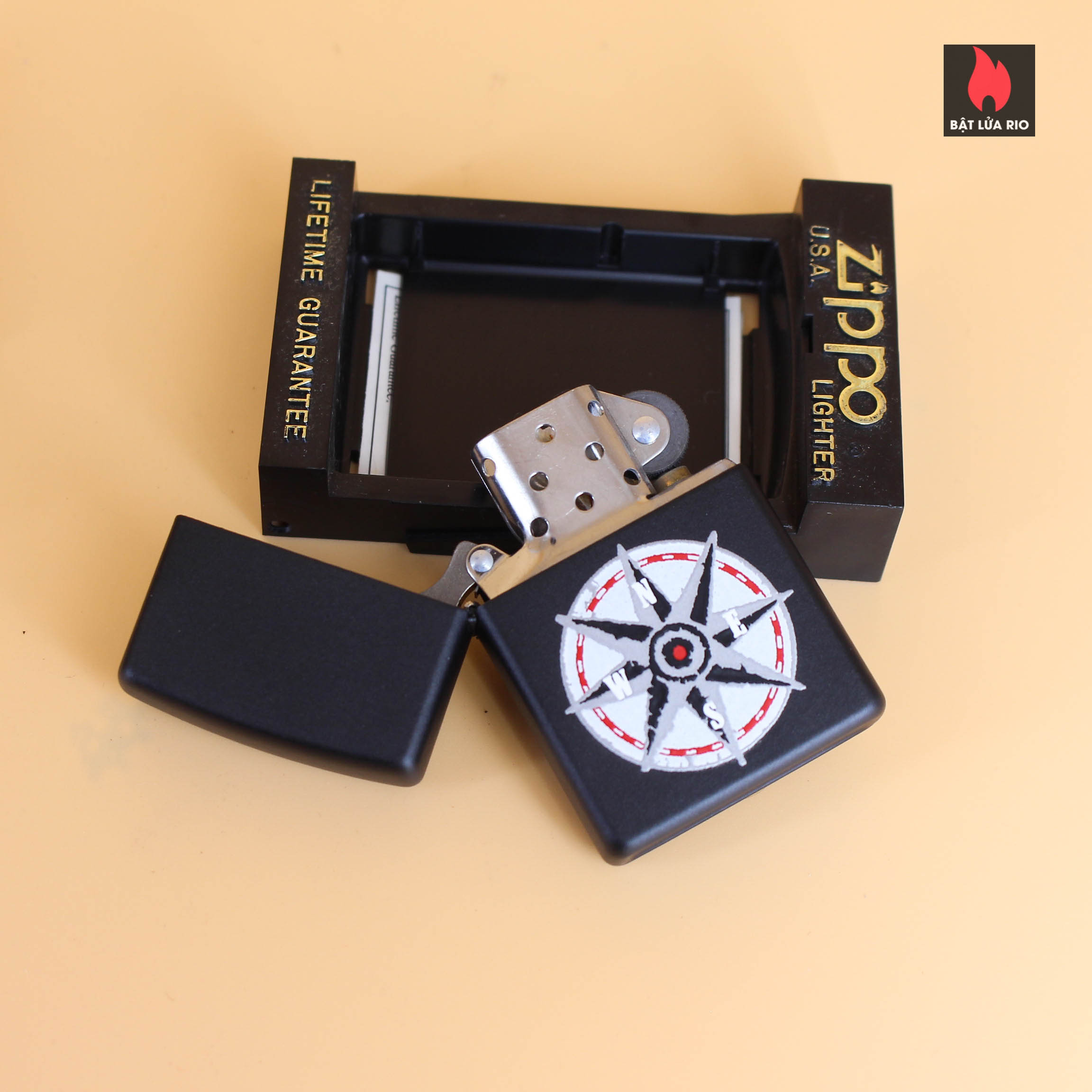 Zippo La Mã 1997 – Black Matte – Marlboro Compass 6