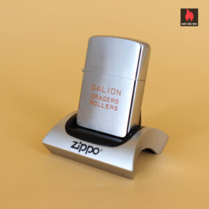 Zippo Xưa 1957 – Brushed Chrome – Galion Graders Roller 1
